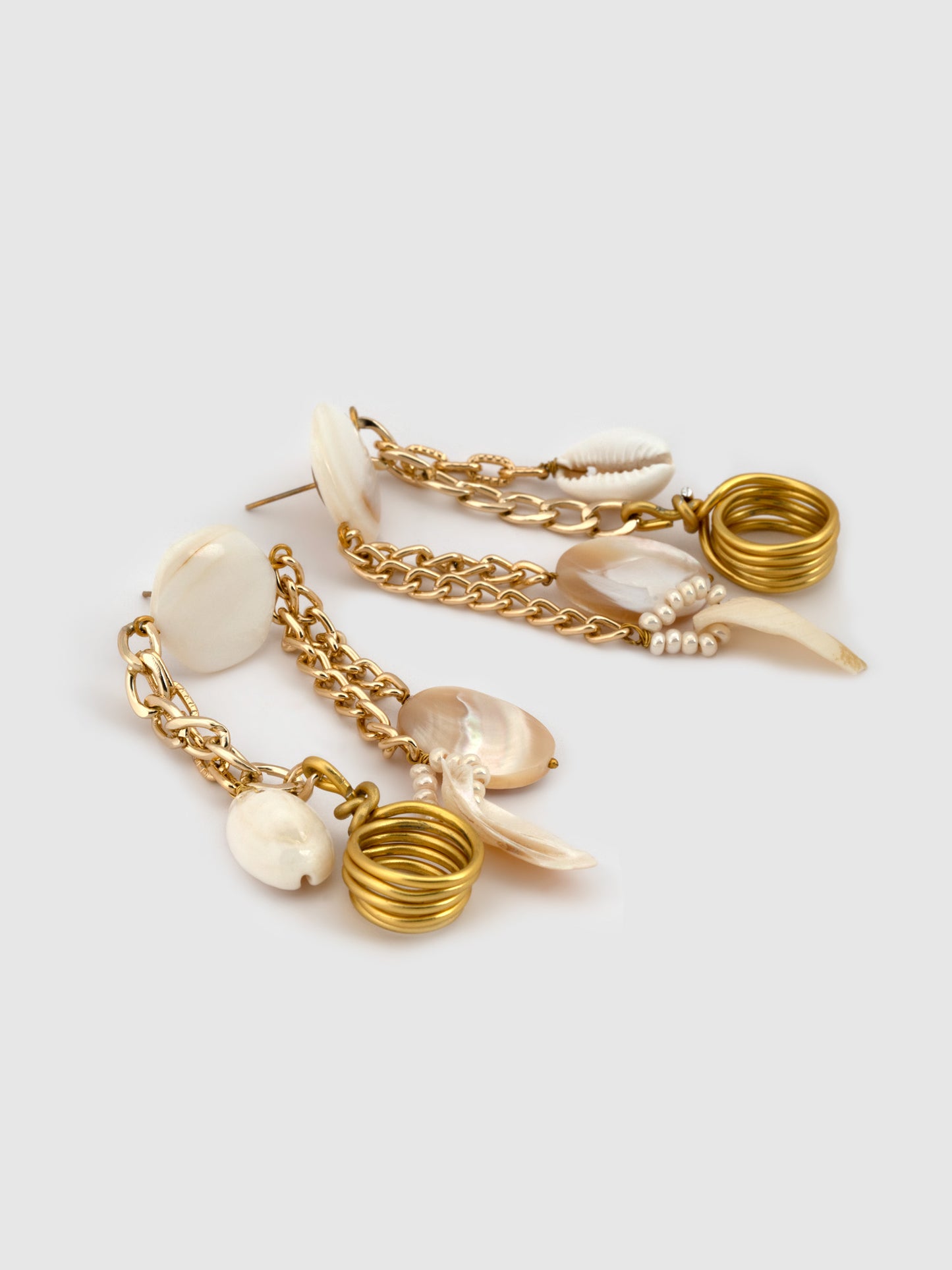 Regal Blanc Earrings