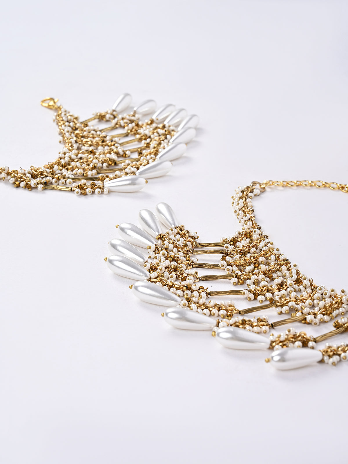 Traditional Mini Kaleera With Hangings In Golden Chain & Beads