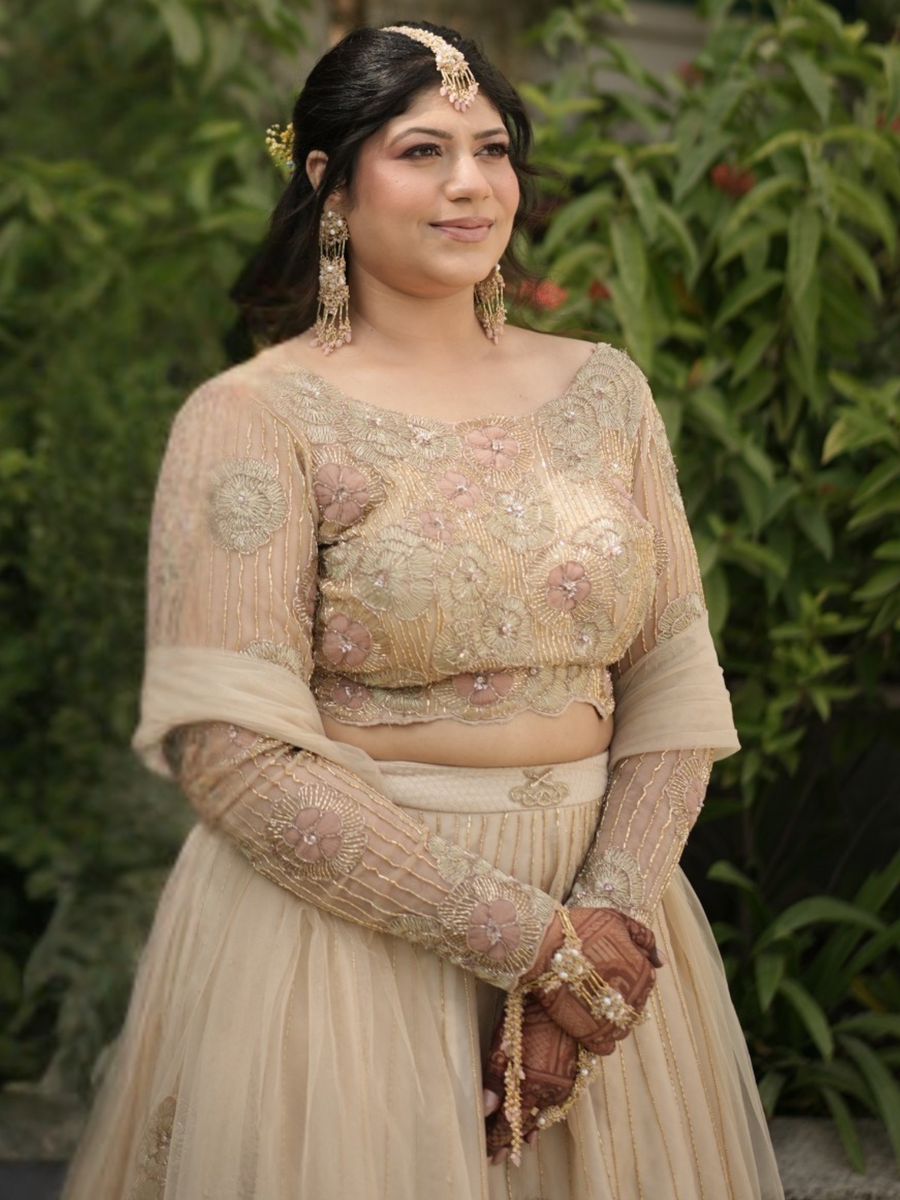 Dipti Customised Gold Kanchan Mehendi-Carnival earrings set