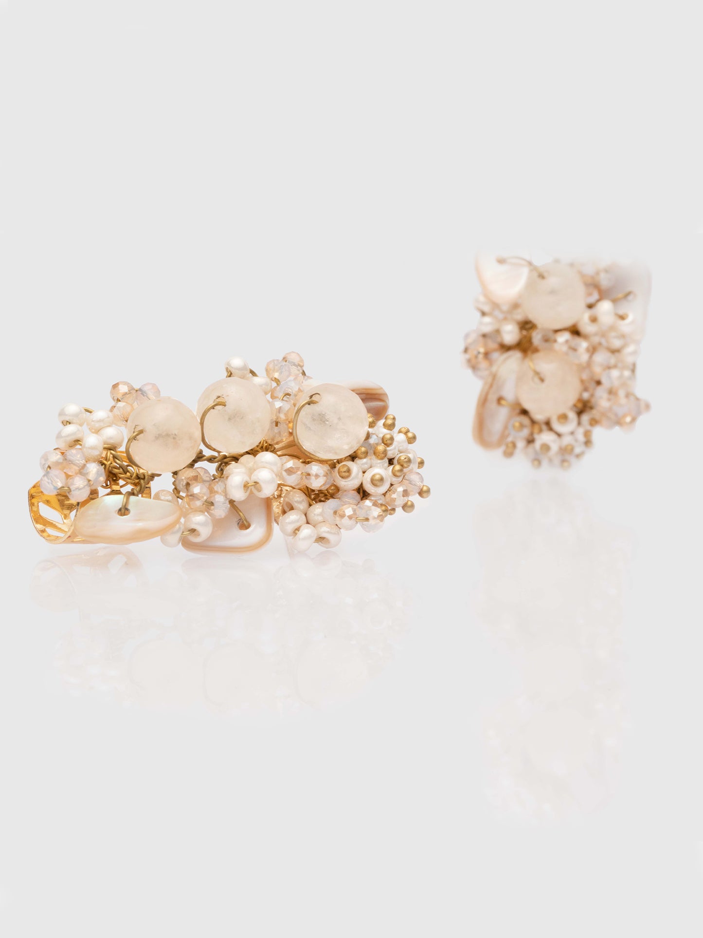 Ivoryf Loradale Studs