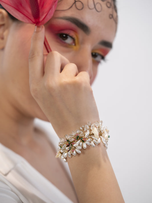 Azaleas White Bracelet