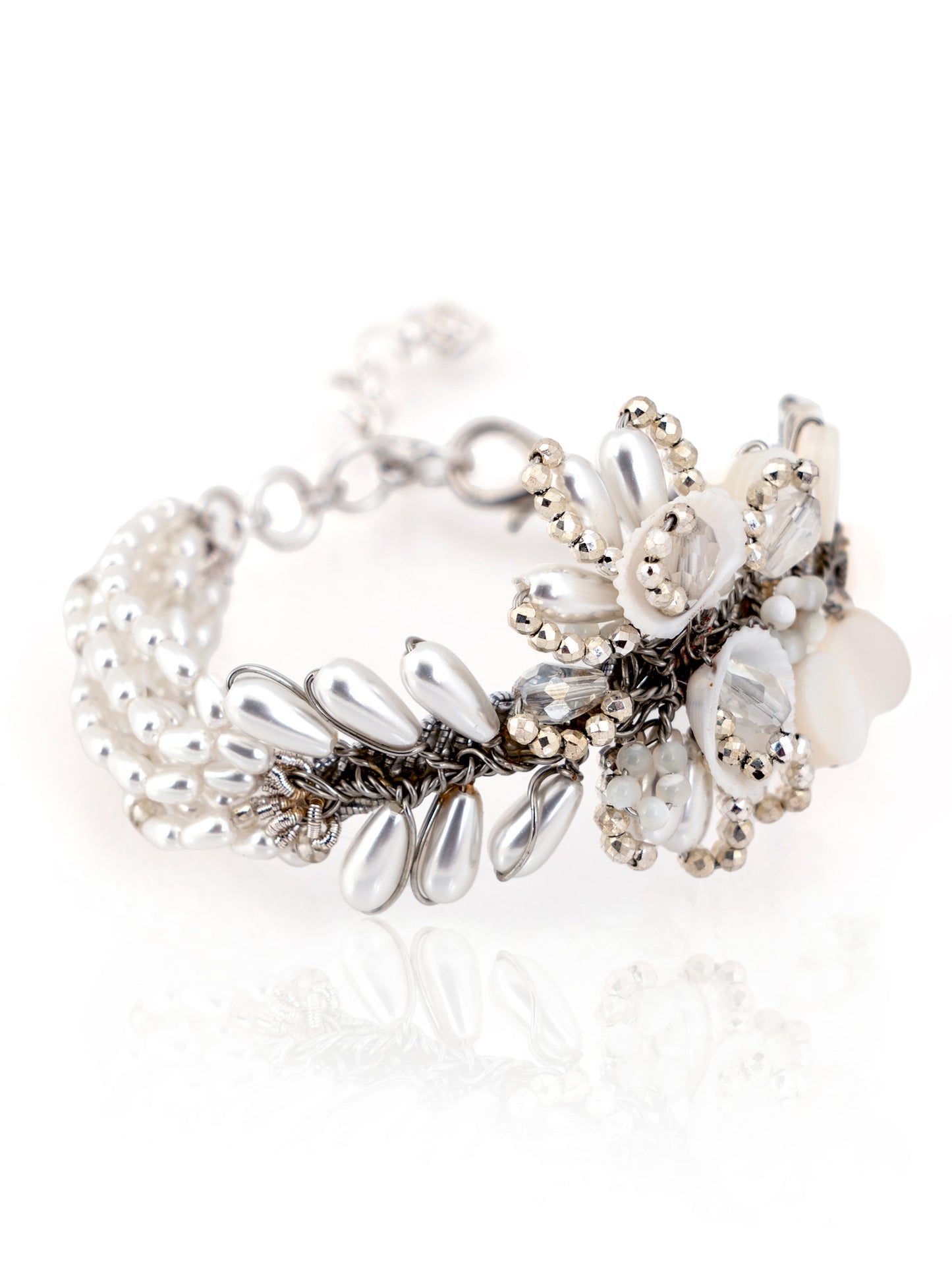 Walhelivor White Bracelet