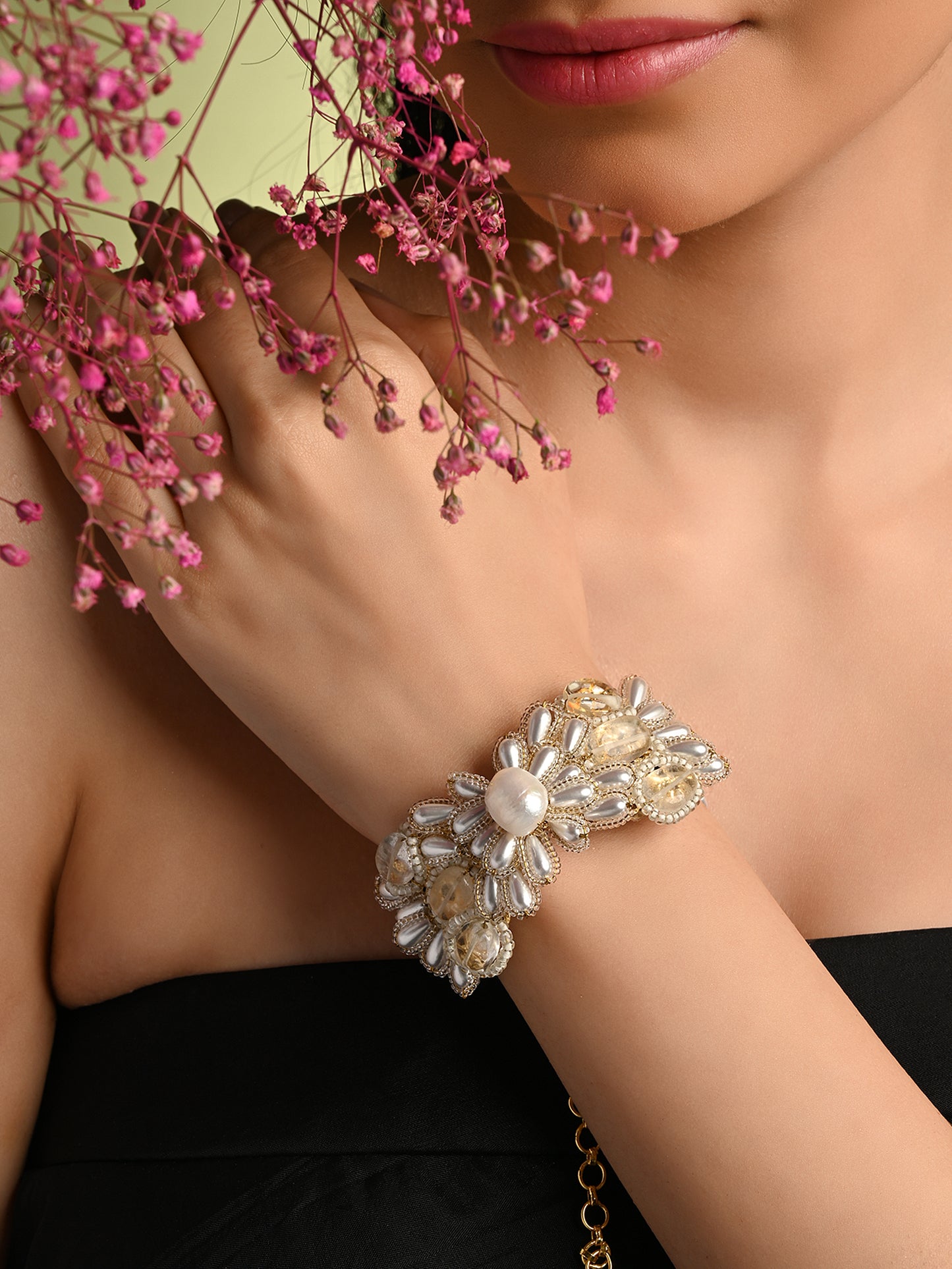 Butterfly Shape White Pearl And Oval Stone All Size Bracelet