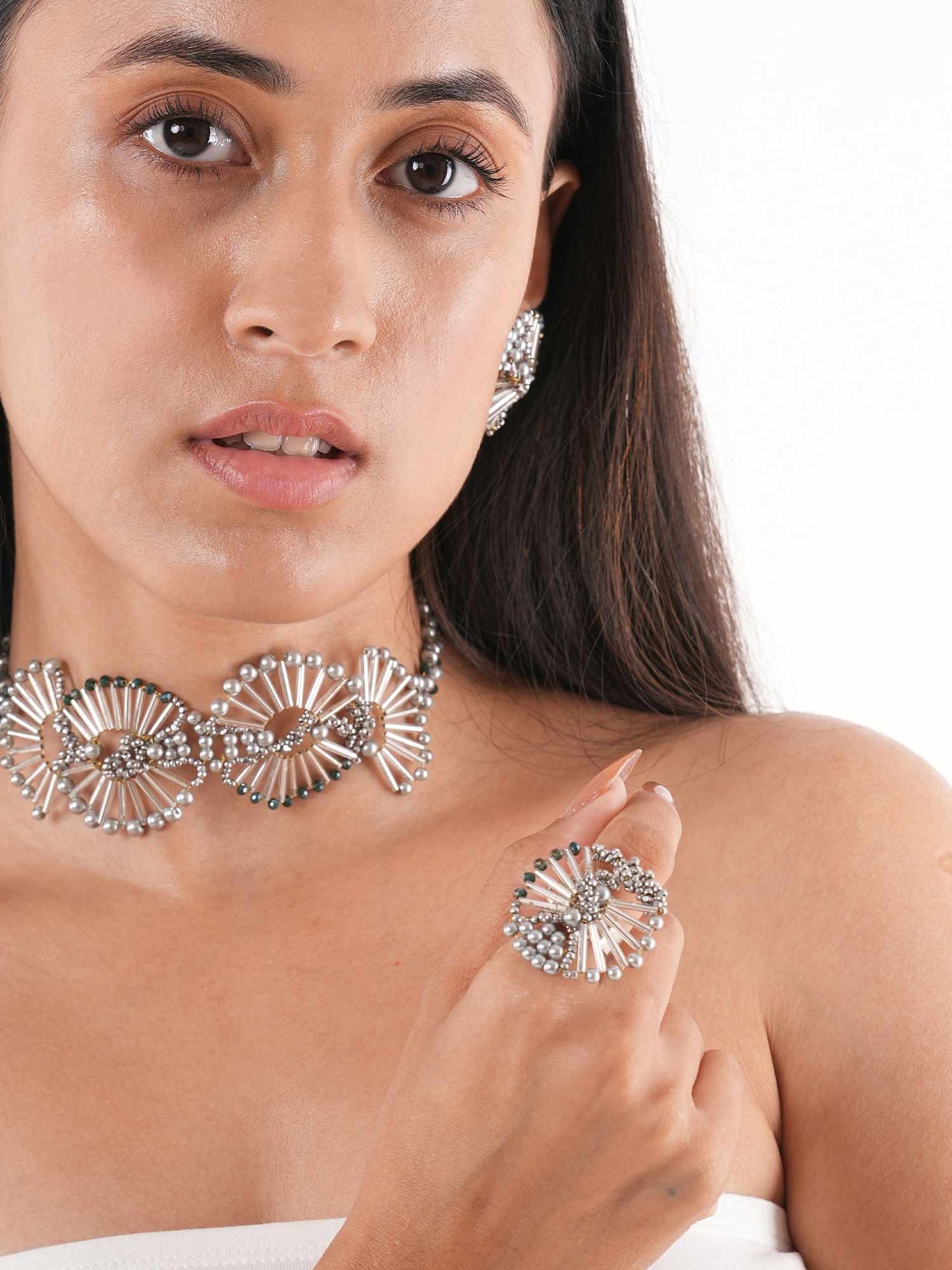 Wisteria Finger Ring  Grey