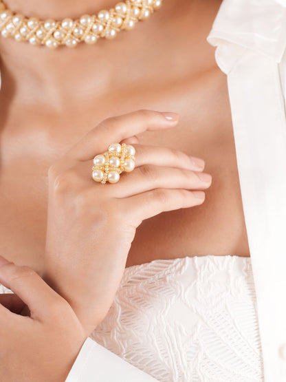 Helmi Pearl Finger Ring Peach