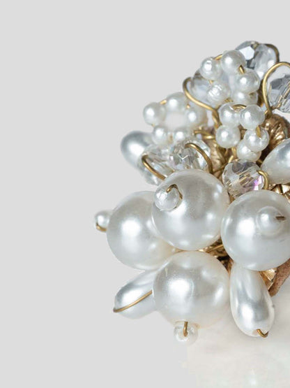 Arctic Daisy Finger Ring