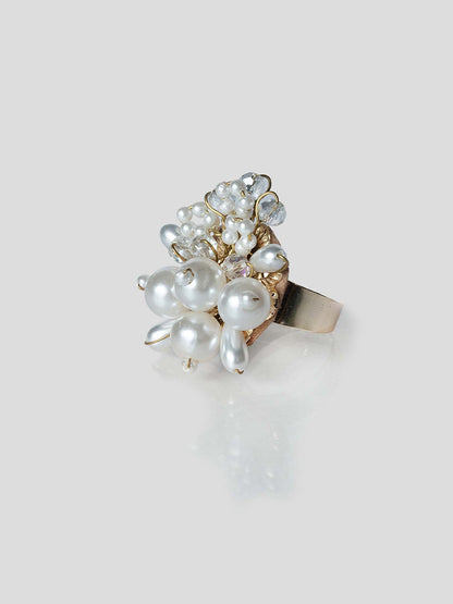 Arctic Daisy Finger Ring