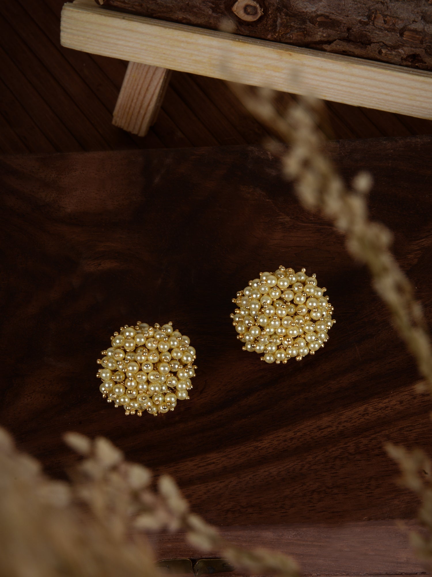 SUNSHINE PEARL STUDS - House of Doro