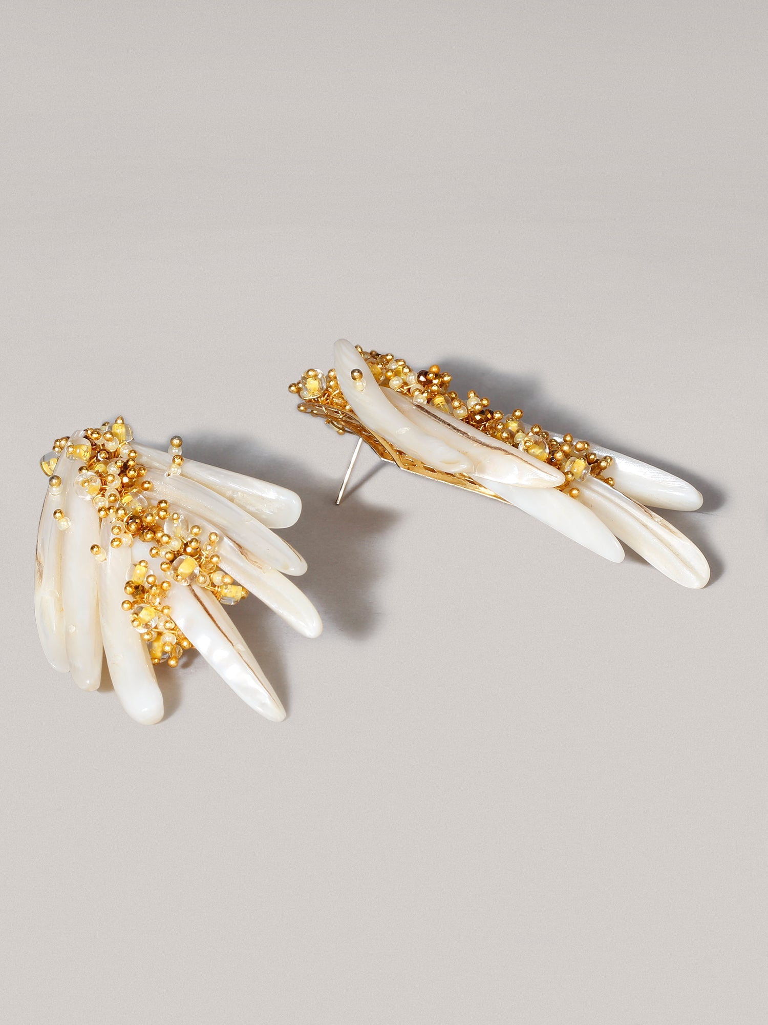 KAHILI SHELL STUDS - House of Doro