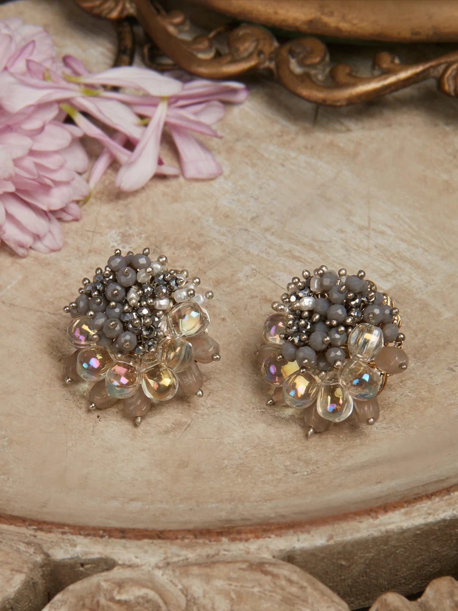 WILLONA GREY STUDS - House of D’oro