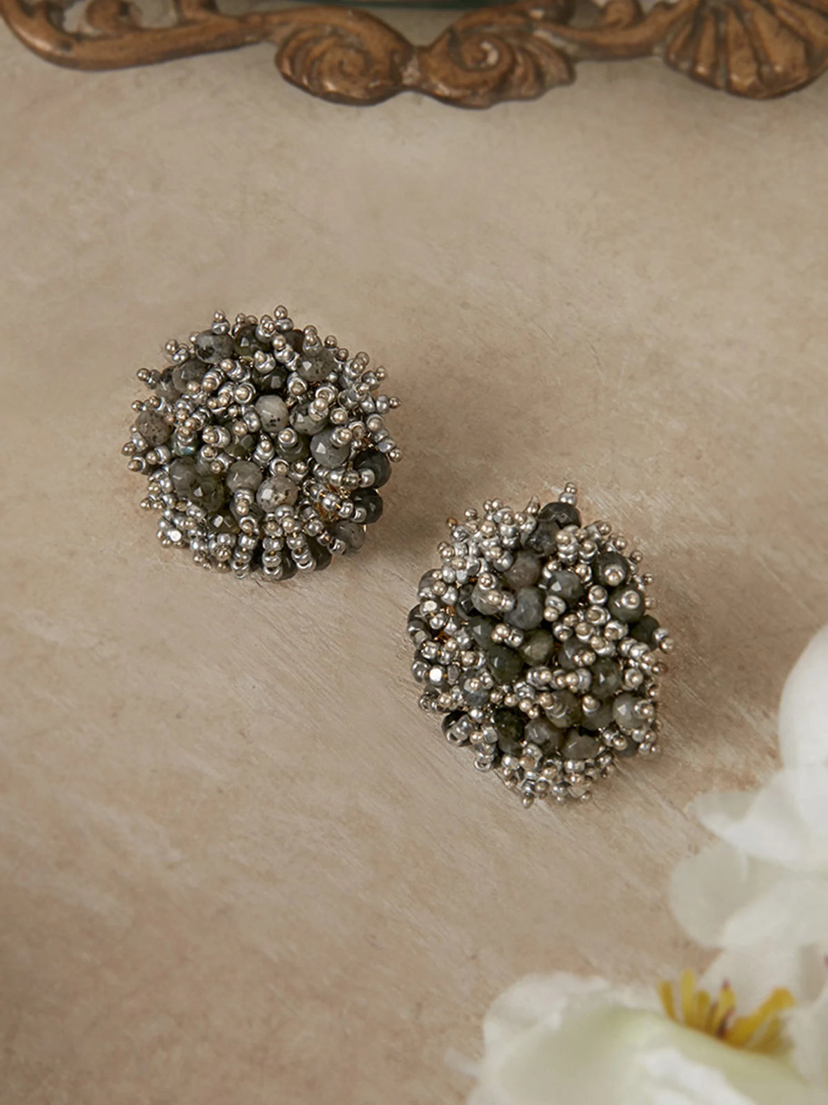LINDREA BLACK STUDS - House of Doro