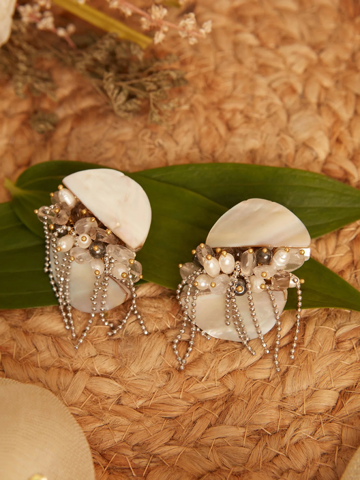 LEIA SHELL STUDS - House of D’oro