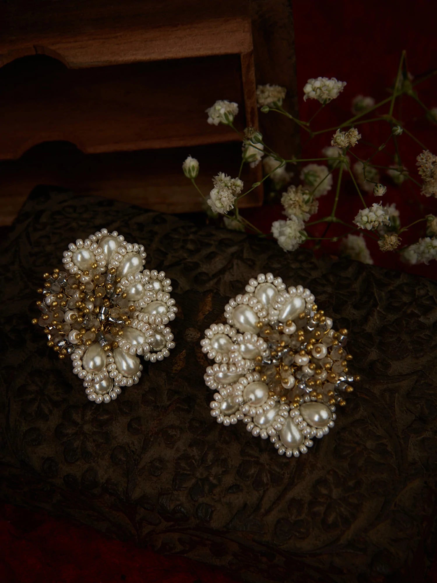 NADIRA WHITE STUDS - House of Doro