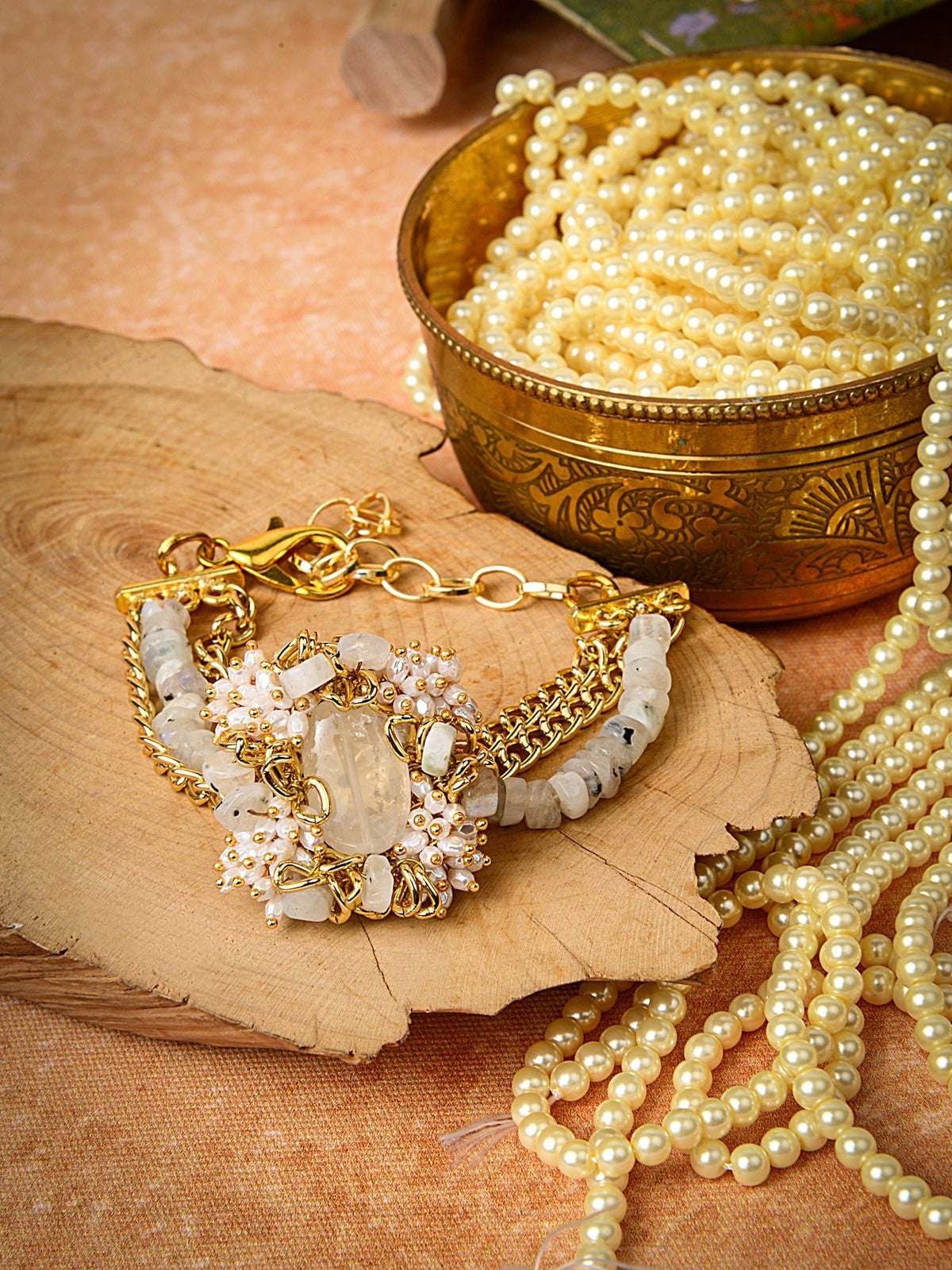 VALLARIA WHITE BRACELET - House of D’oro