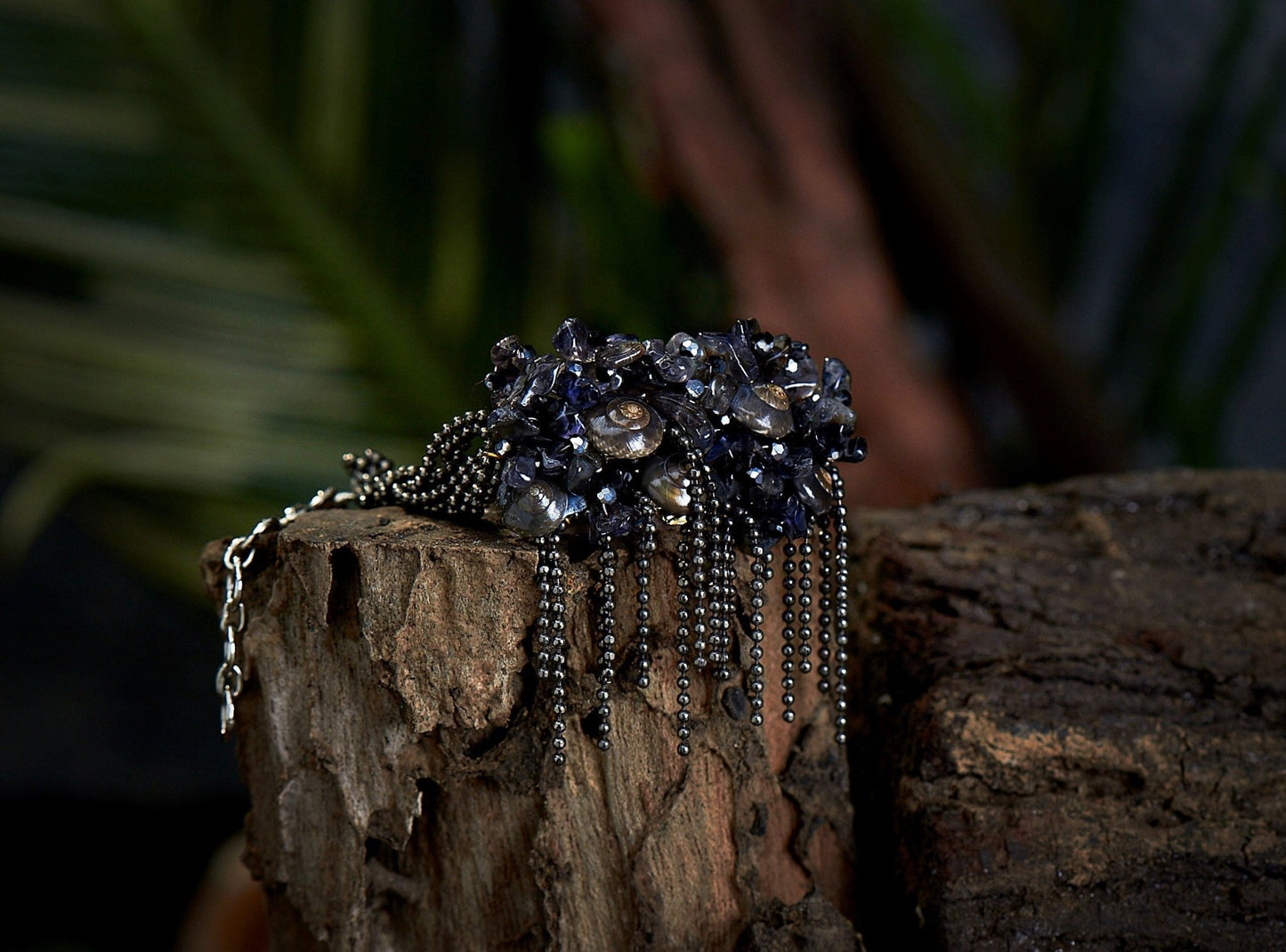 BLACK IRIS BRACELET - House of Doro