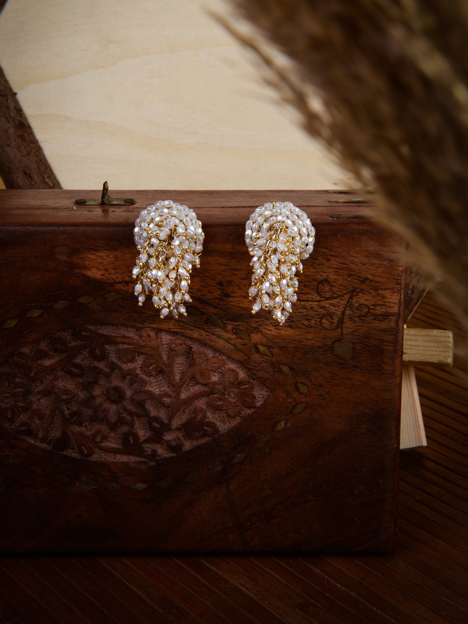 MARTISHA PEARL STUDS - House of Doro