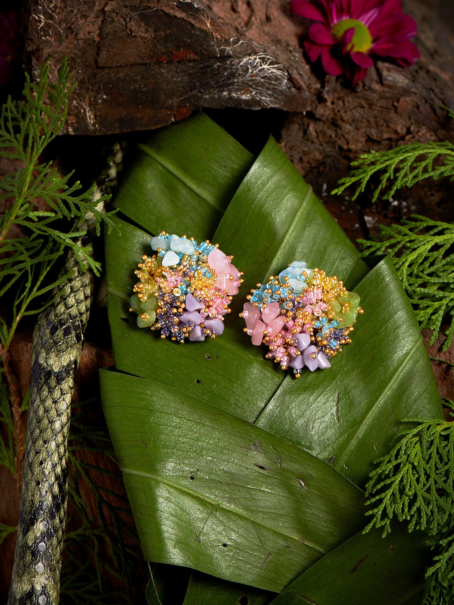 HAWTHORN BEADS STUDS - House of Doro