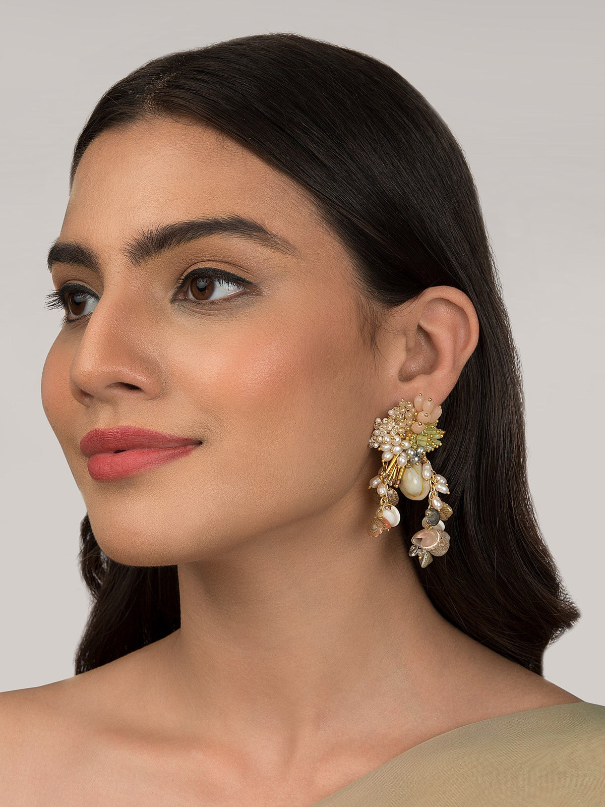 LOCUST TASSEL STUDS - House of Doro