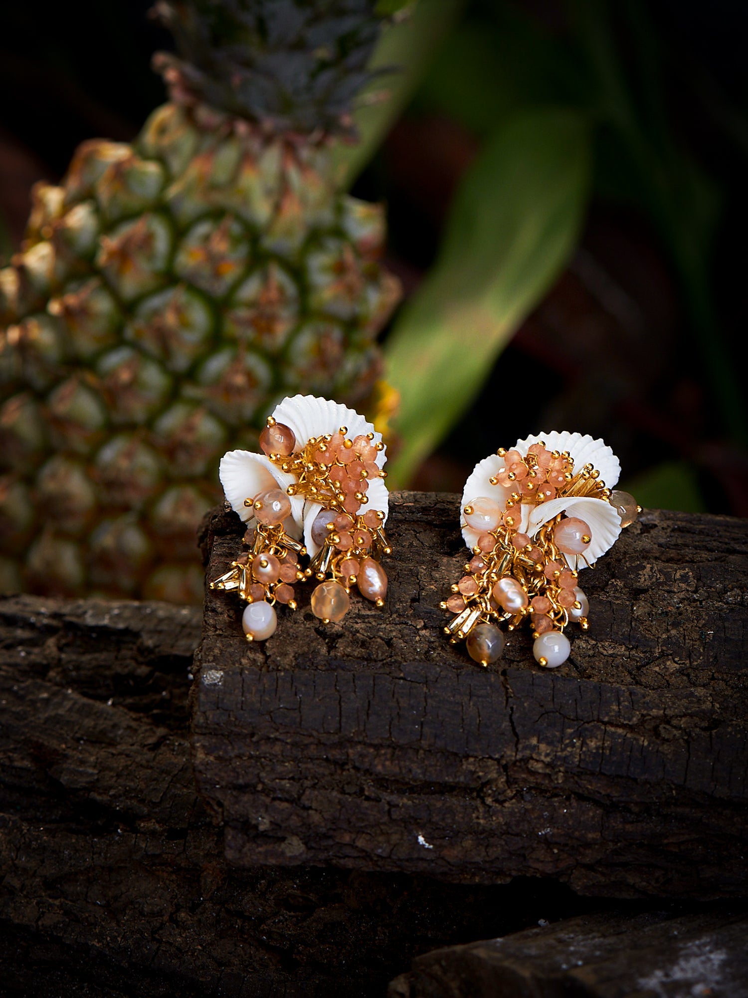 SUMAC SHELL STUDS - House of Doro