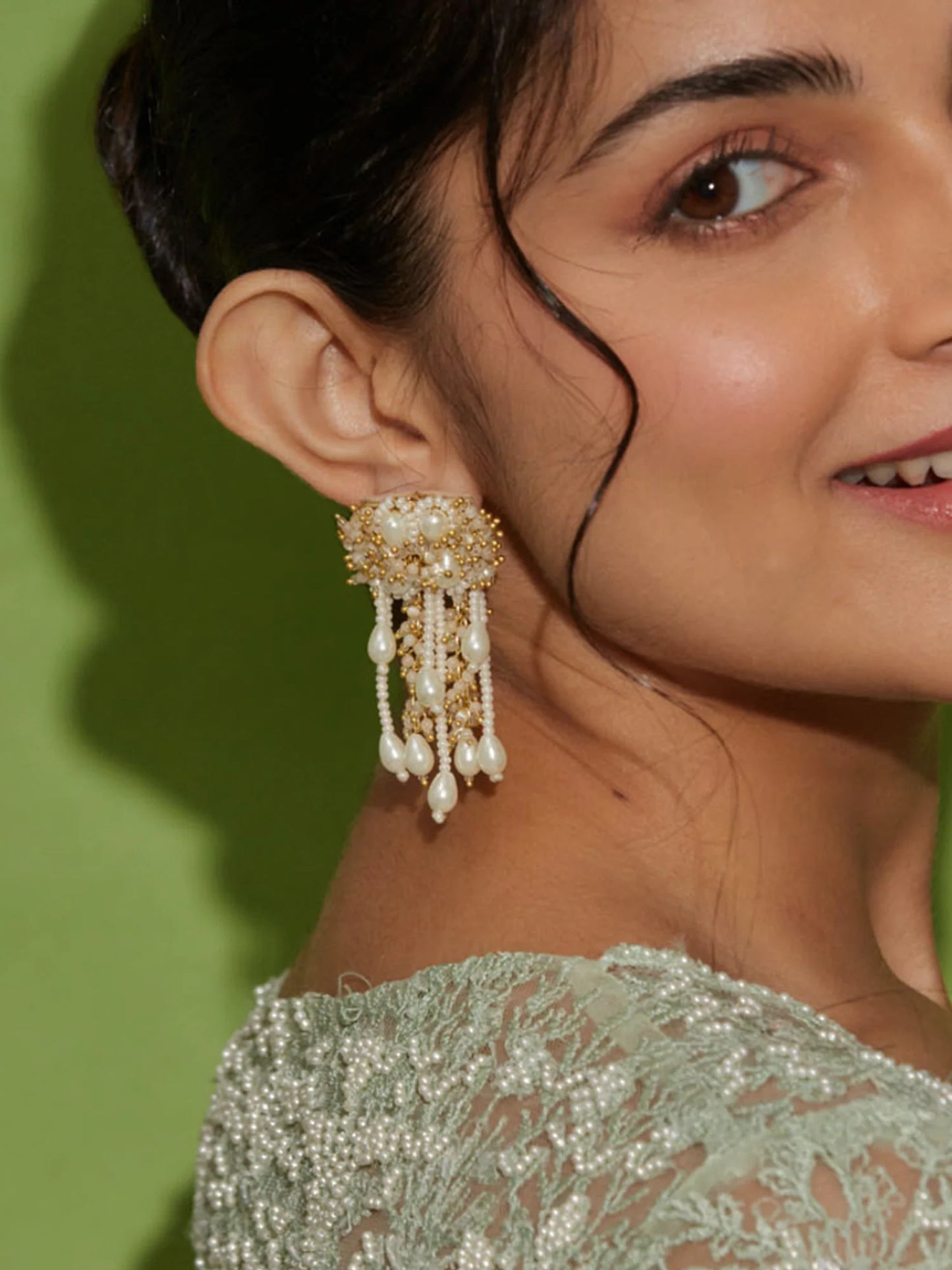 EZRELA GOLD STUDS - House of Doro