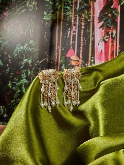 EZRELA GOLD STUDS - House of Doro