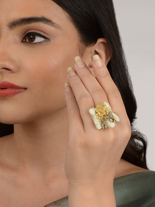 OLEANDER BEIGE RING - House of Doro