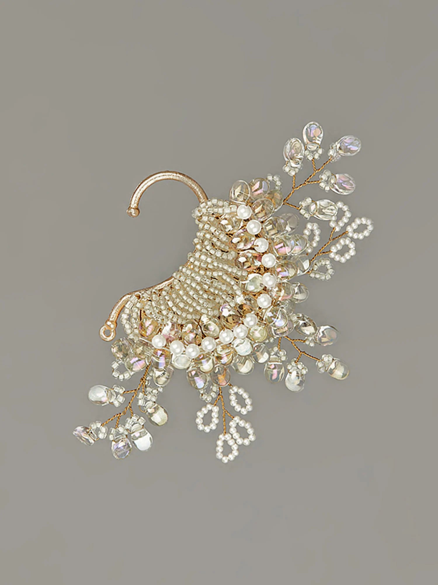 Svenya White Earcuff Jewelry Collection