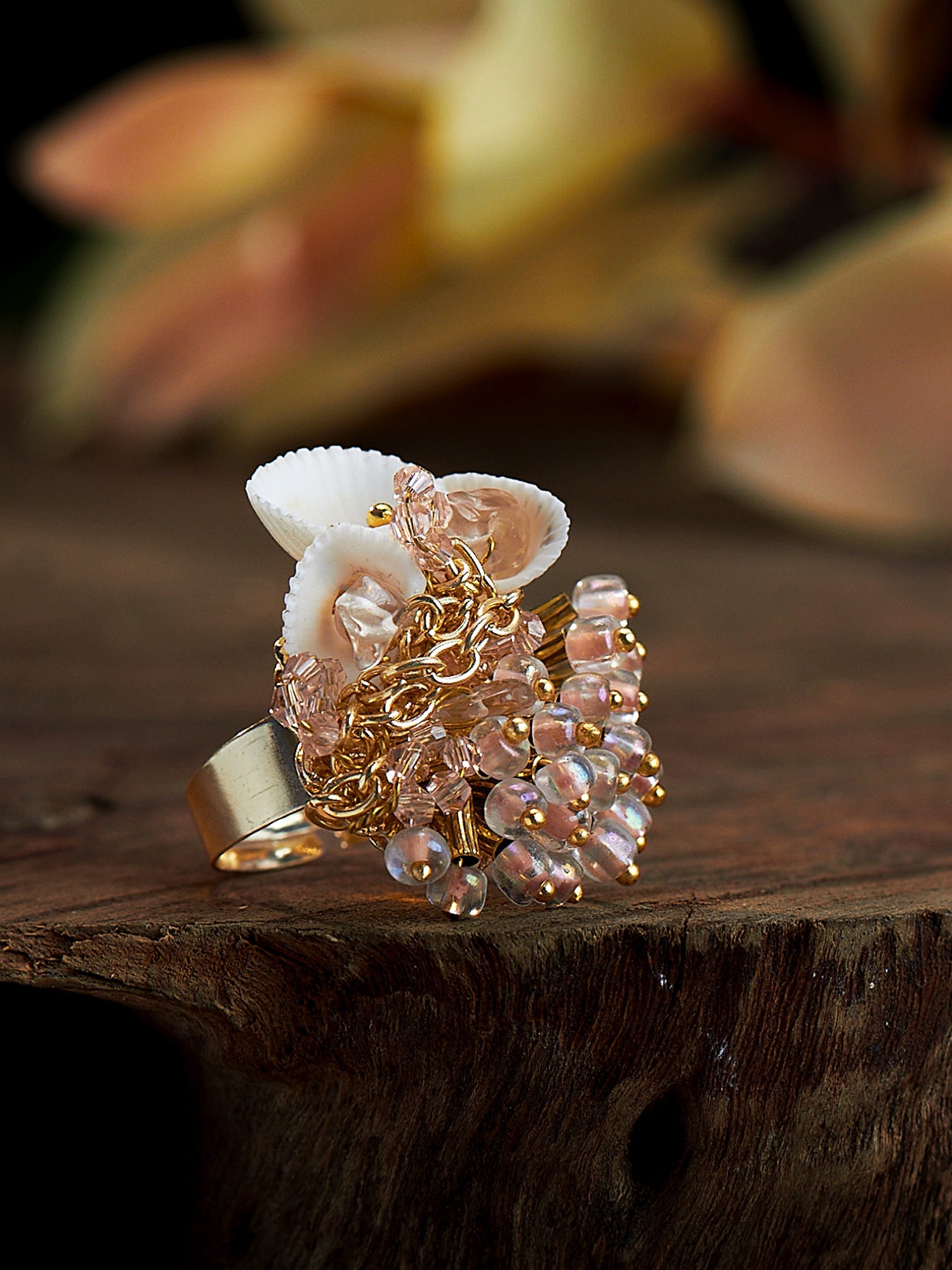 BEGONIA PEACH SHELL RING - House of D’oro