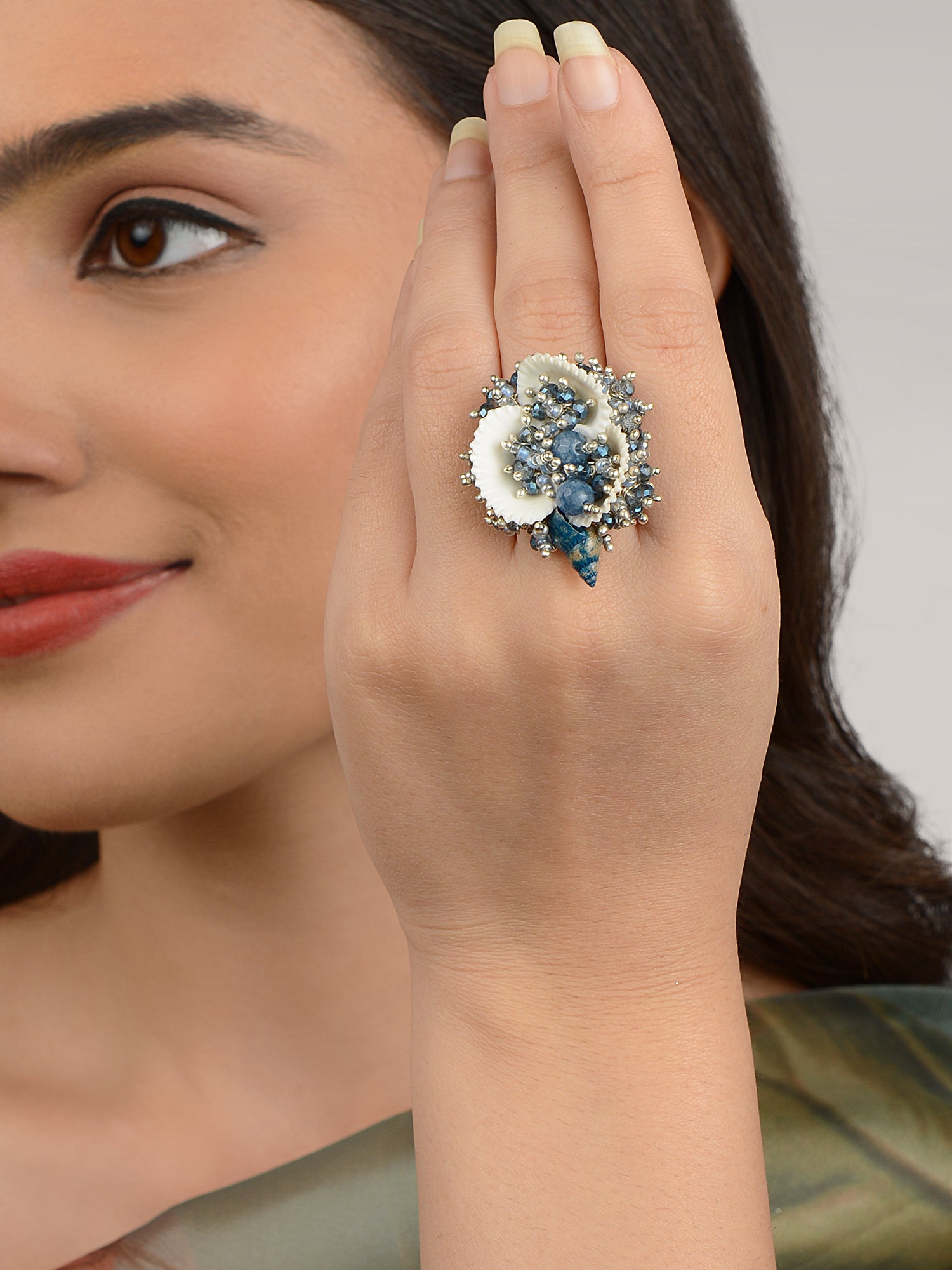 IRIS BLUE SHELL RING - House of D’oro