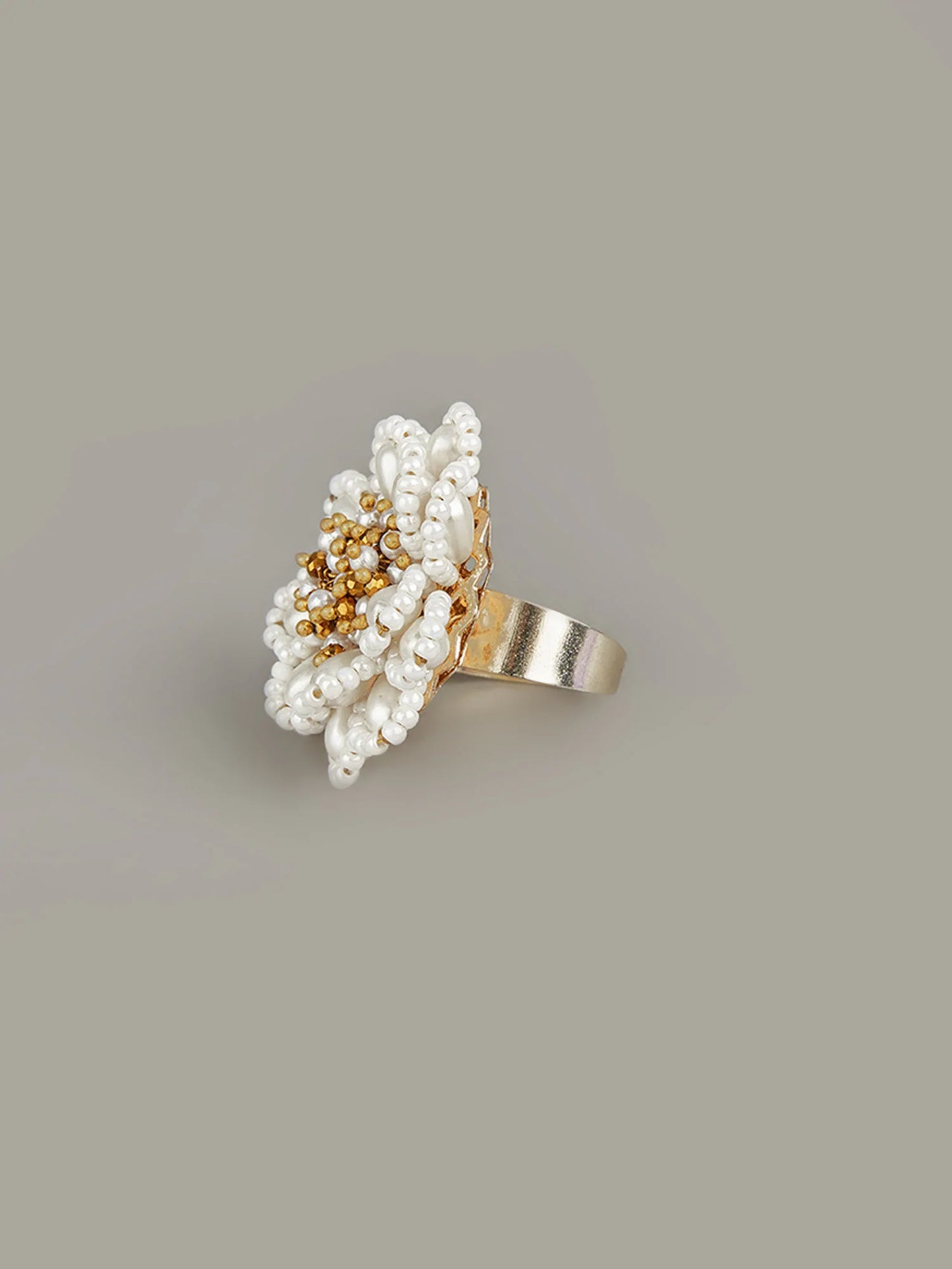 CELESTE WHITE RING - House of Doro