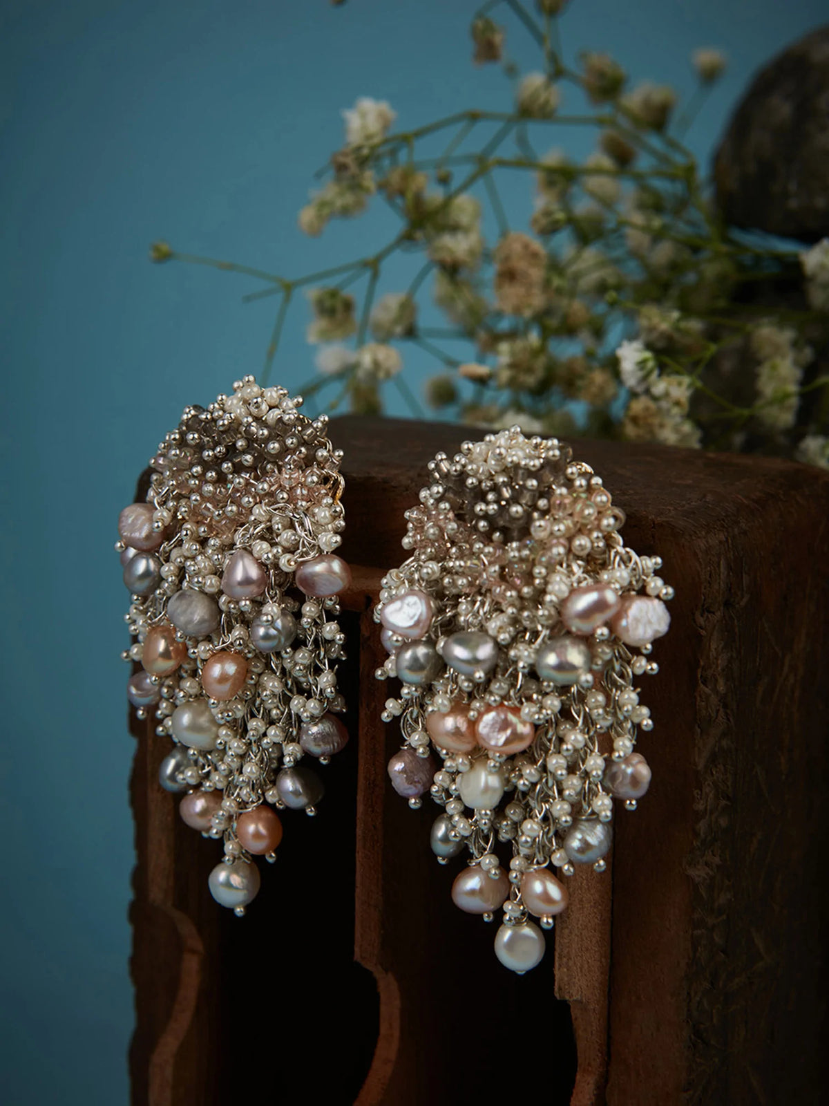 SNOWFLAKE COLORED DANGLINGS - House of D’oro